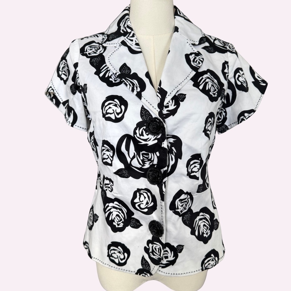 JW White and Black Rose Print Rose 3D Button Short Sleeve Jacket 90s Size Small